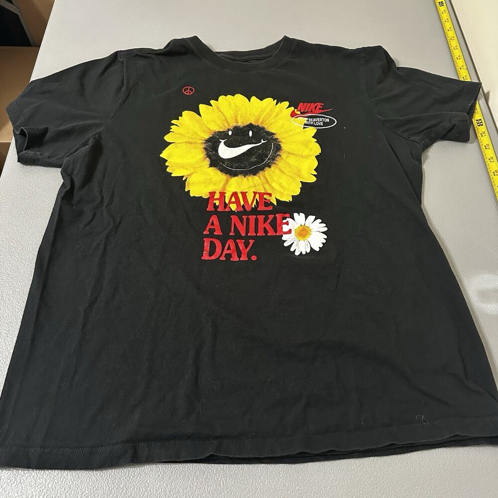 Nike “Have A Nike Day” Tshirt. Black Men’s Large